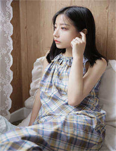 《欧美性性性性XXXXOOOO-边亲边把手放衣服里》