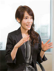 《僵尸保镖国语-三个人对我又舔又摸》